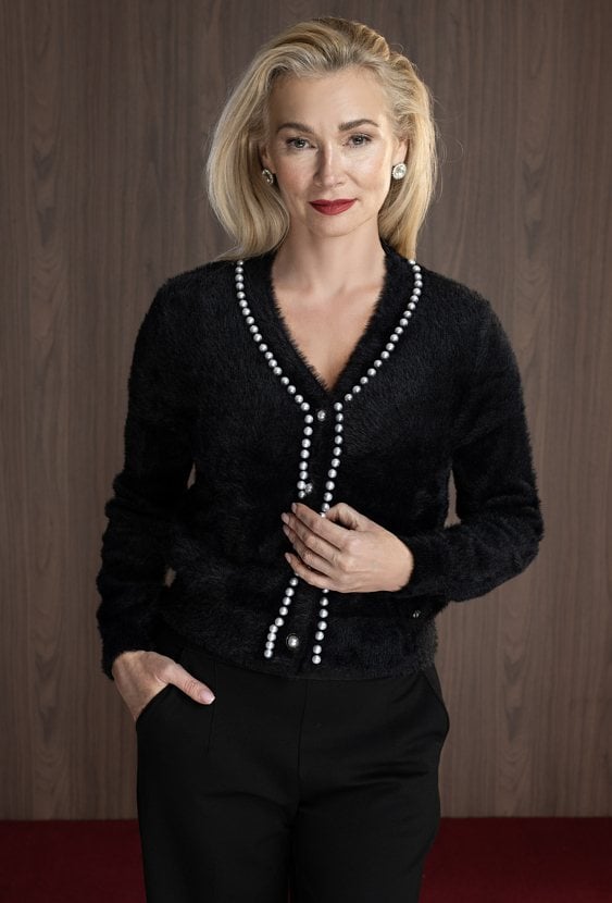 Sweter damski z koralikami