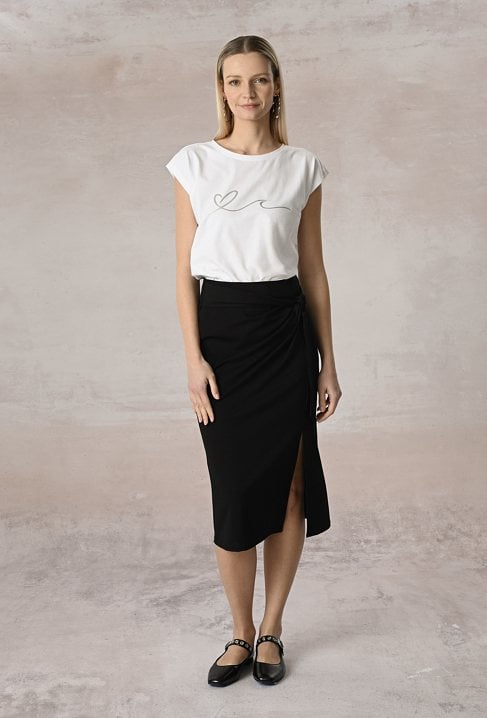 Czarna ołówkowa spódnica