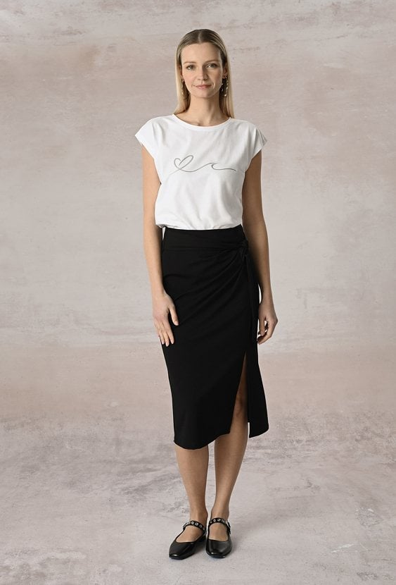 Czarna ołówkowa spódnica