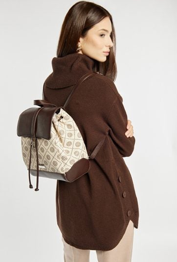 Plecak z klapą i ściągaczem