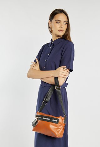 Mała torebka na pasku