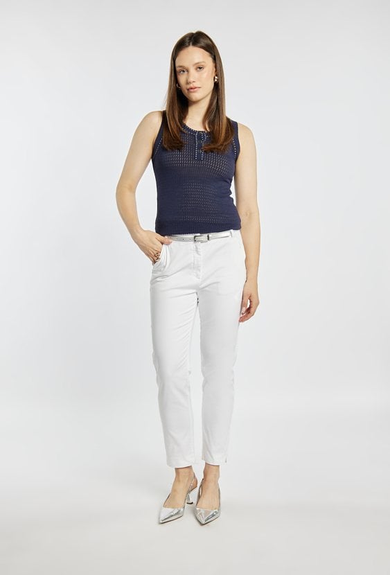 Spodnie o klasycznym kroju