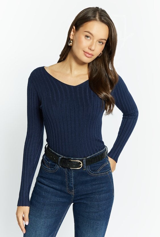 Prążkowany sweter damski