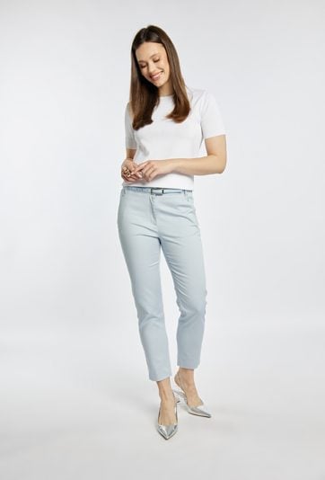 Spodnie o klasycznym kroju