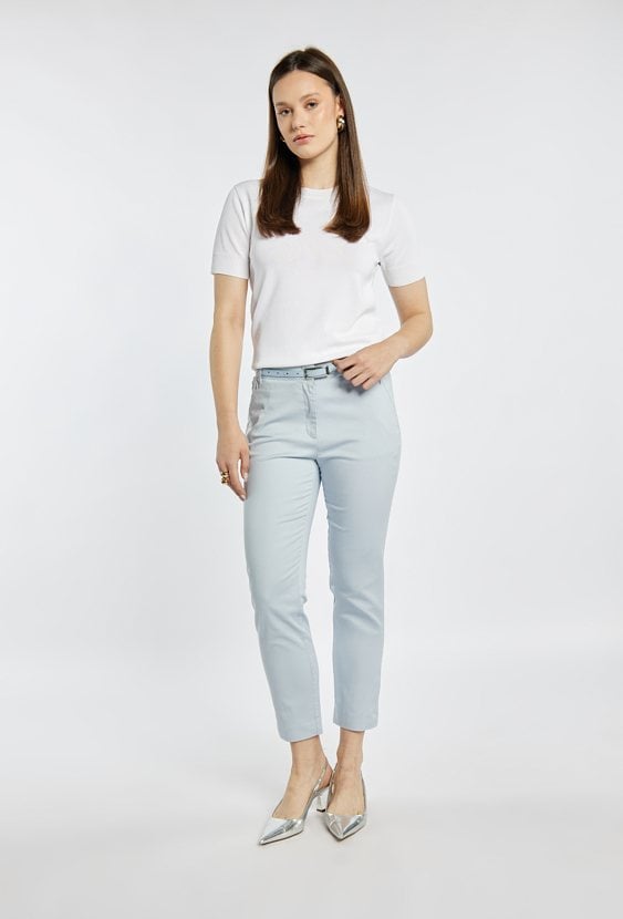 Spodnie o klasycznym kroju