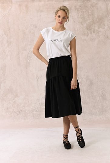 Czarna rozkloszowana spódnica midi