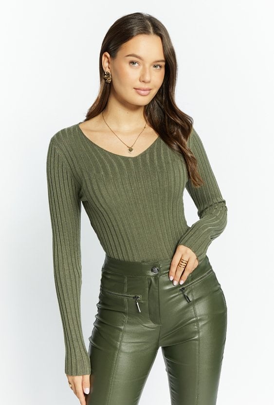 Prążkowany sweter damski