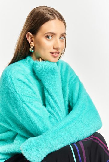 Sweter damski z krótkim włosiem
