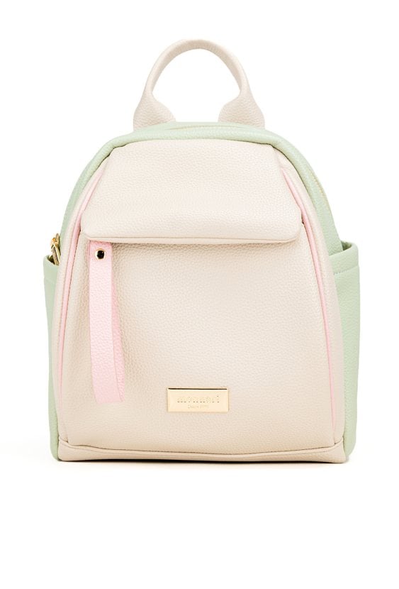 Plecak z wzorzystymi paskami