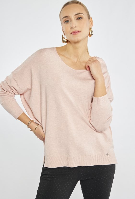 Sweter o luźnym kroju
