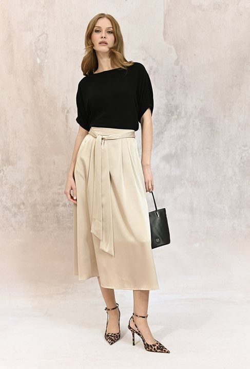 Satynowa spódnica z wiązaniem