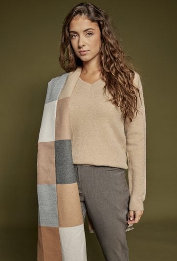 Sweter z delikatnym połyskiem