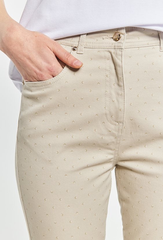 Spodnie damskie z delikatnym wzorem