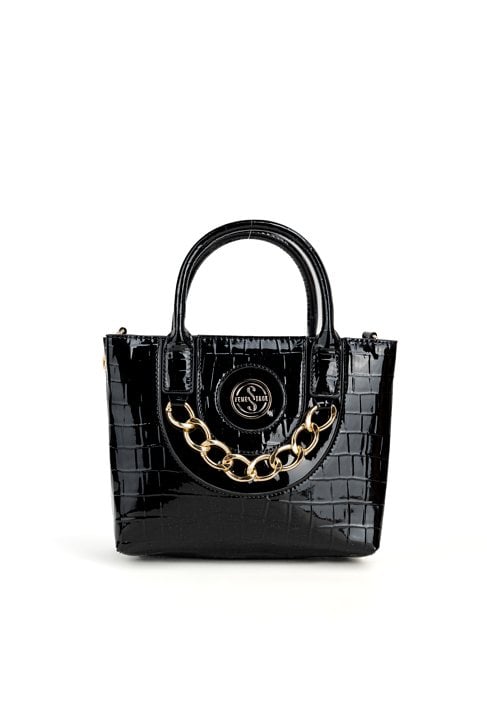 Kuferek z ozdobnym łańcuchem