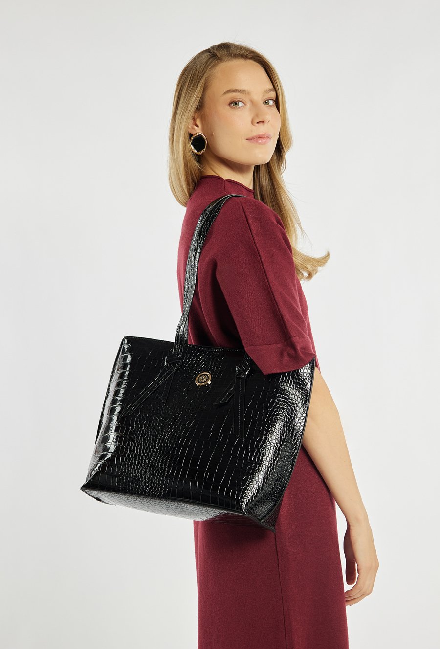 @monaページ Duża torba z ciekawym wzorem