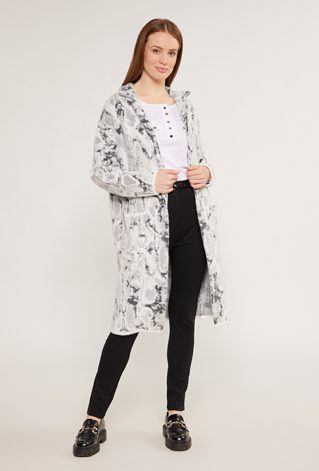 Swetrowy płaszcz z kieszeniami