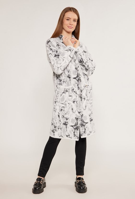 Swetrowy płaszcz z kieszeniami