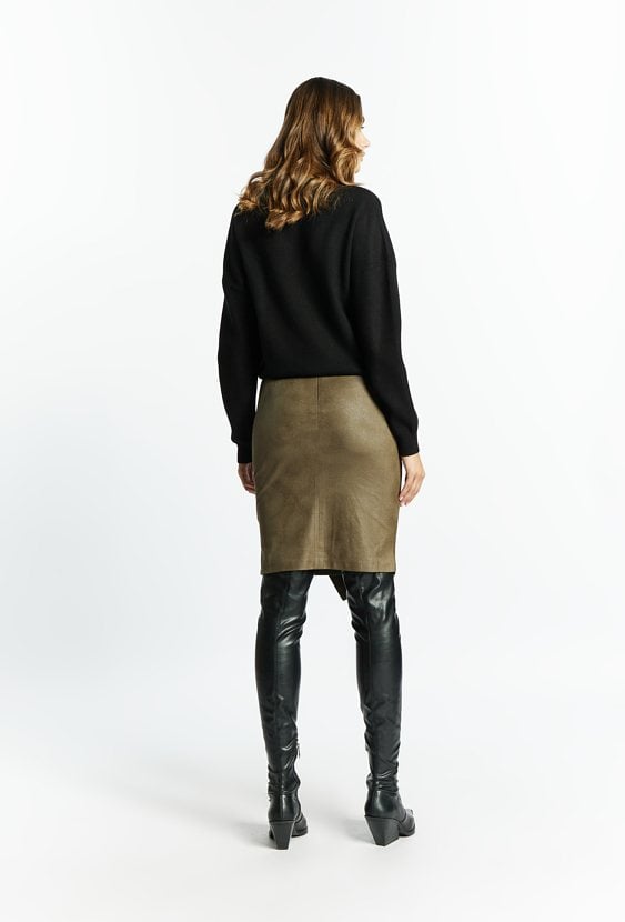 Spódnica z przekładanym materiałem