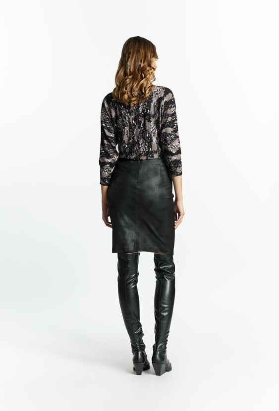 Spódnica z przekładanym materiałem