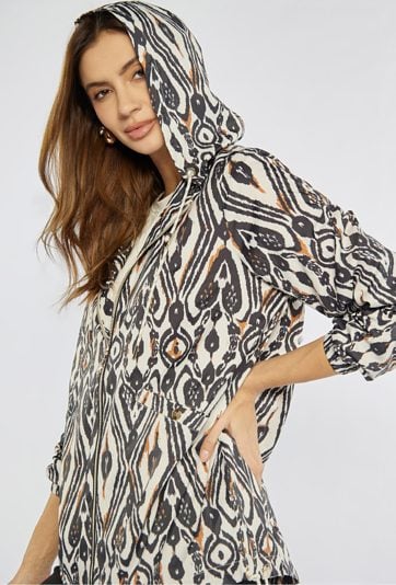 Lekka, wzorzysta kurtka