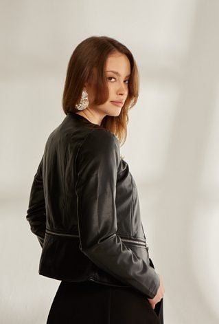 Elegancka kurtka z imitacji skóry