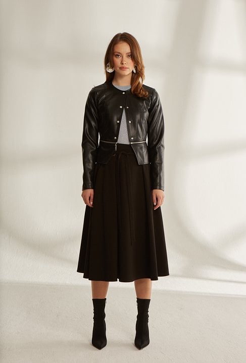 Elegancka kurtka z imitacji skóry