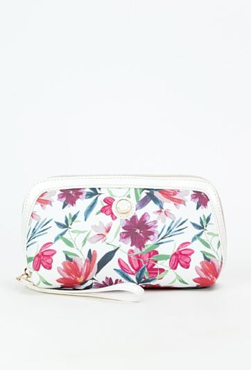 Urocza kosmetyczka damska