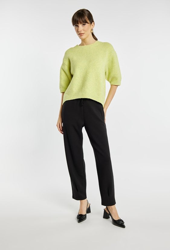 Sweter damski w pastelowym odcieniu