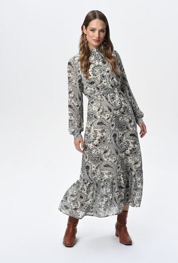 Długa sukienka w oryginalny wzór