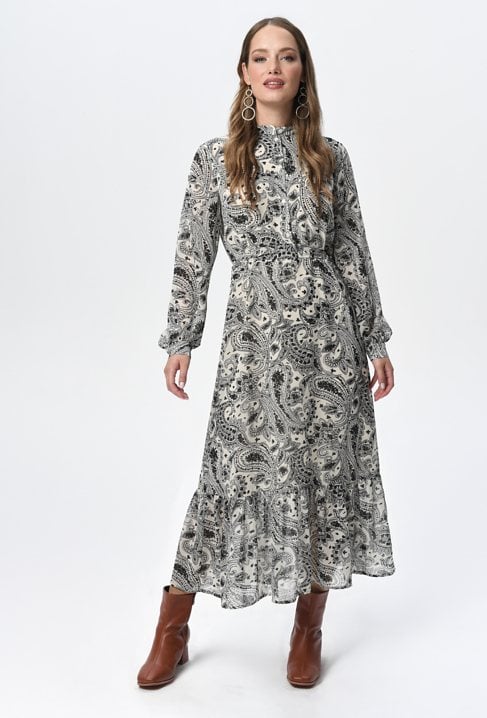 Długa sukienka w oryginalny wzór