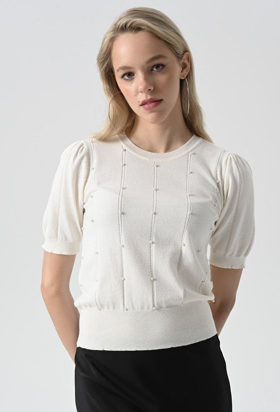 Sweter z perełkami