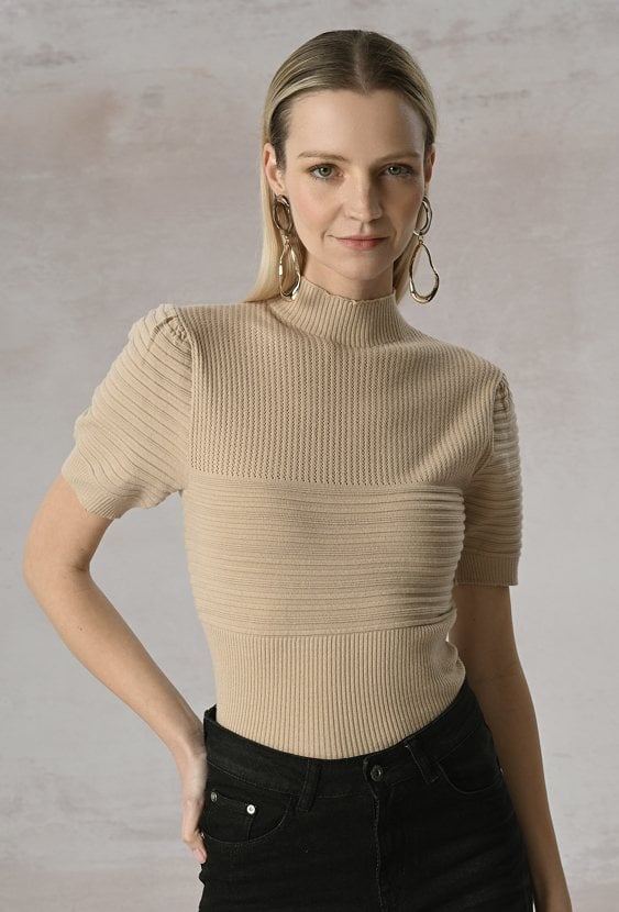 Dzianinowy sweter z dodatkiem wiskozy