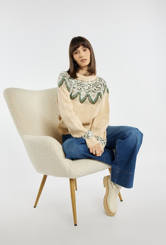 Sweter z świątecznym wzorem