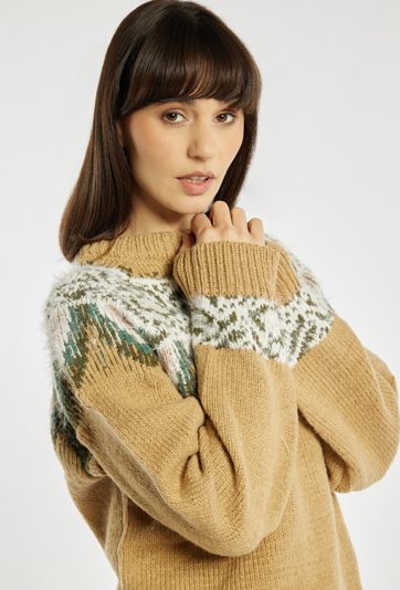 Sweter z świątecznym wzorem