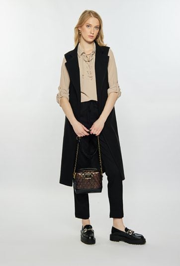 Kuferek damski z ciekawym wzorem