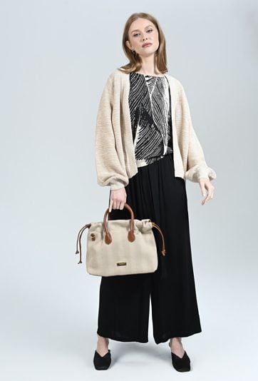 Kardigan o prostym kroju