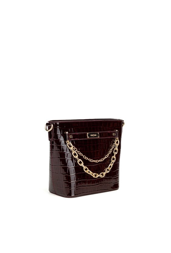 Torebka z ozdobnymi łańcuszkami