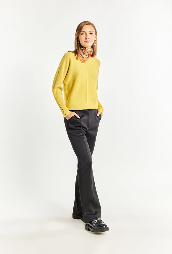 Spodnie z rozszerzanymi nogawkami