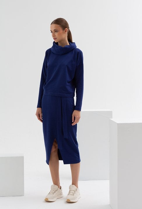 Ołówkowa spódnica z paskiem