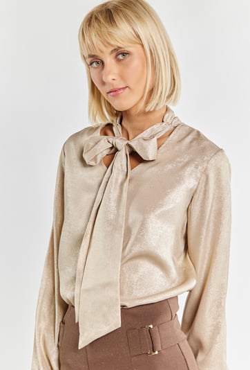 Koszula z wiązaniem