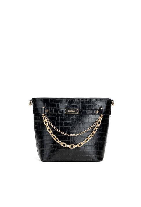 Torebka z ozdobnymi łańcuszkami