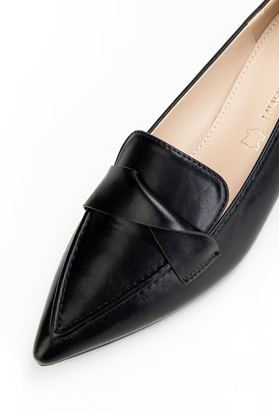 Czarne czółenka z ozdobnym paskiem SEMPRI