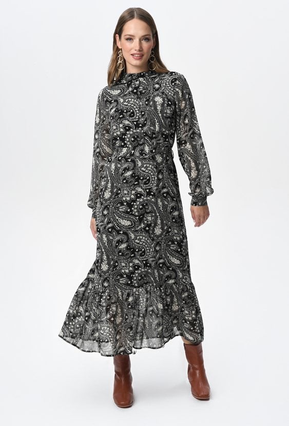 Długa sukienka w oryginalny wzór