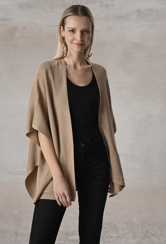 Sweter w stylu poncza