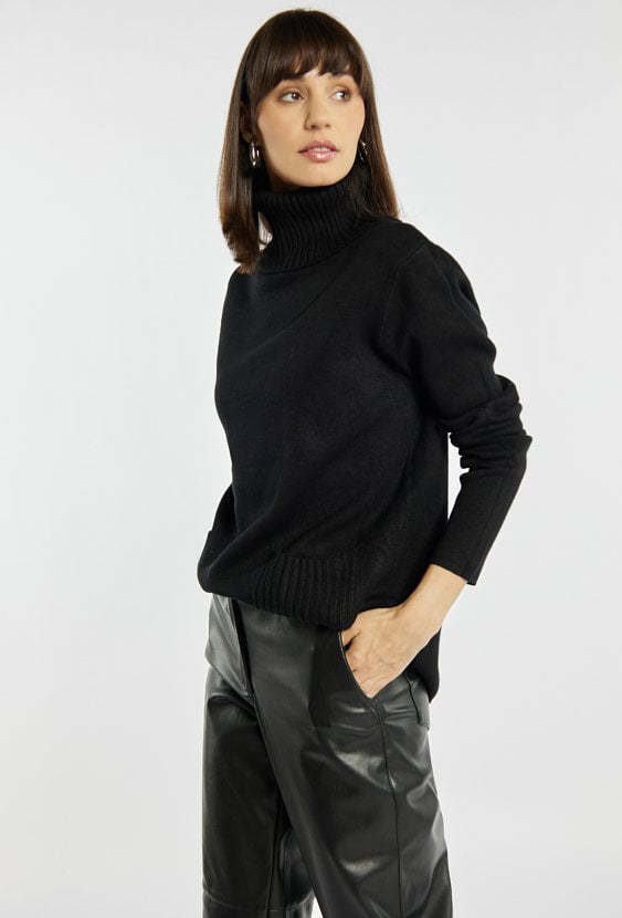 Luźny sweter damski