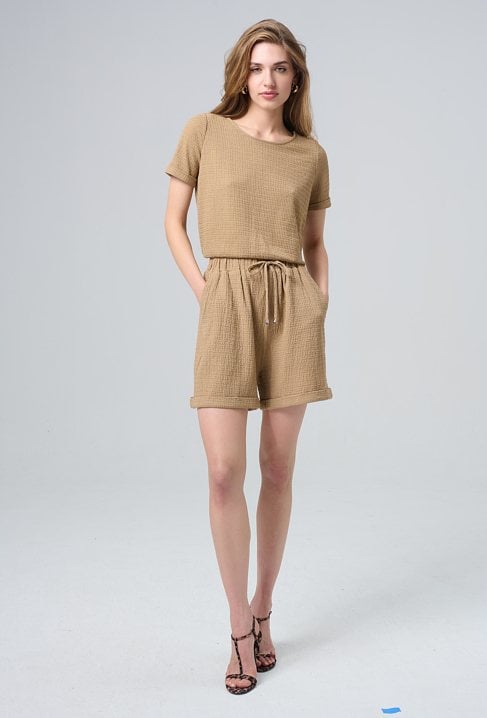 Krótkie spodnie ze strukturalnej dzianiny