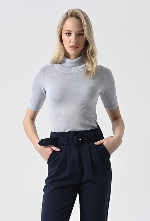 Wiskozowy golf z metaliczną nicią