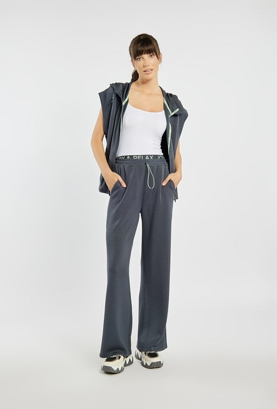 Sportowe spodnie o luźnym kroju