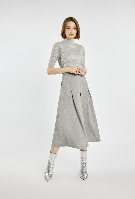 Rozkloszowana spódnica