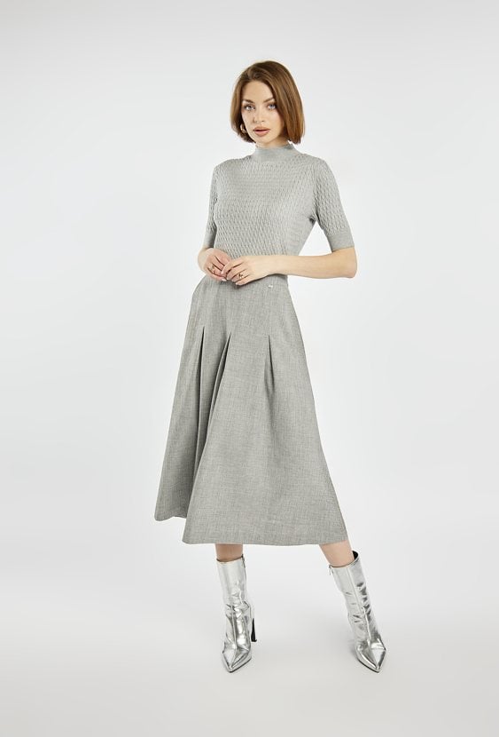 Rozkloszowana spódnica